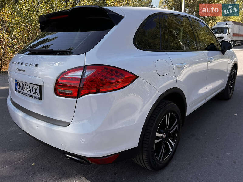 Внедорожник / Кроссовер Porsche Cayenne 2012 в Ахтырке