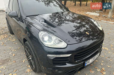 Позашляховик / Кросовер Porsche Cayenne 2015 в Миколаєві