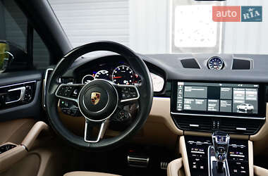 Позашляховик / Кросовер Porsche Cayenne 2018 в 