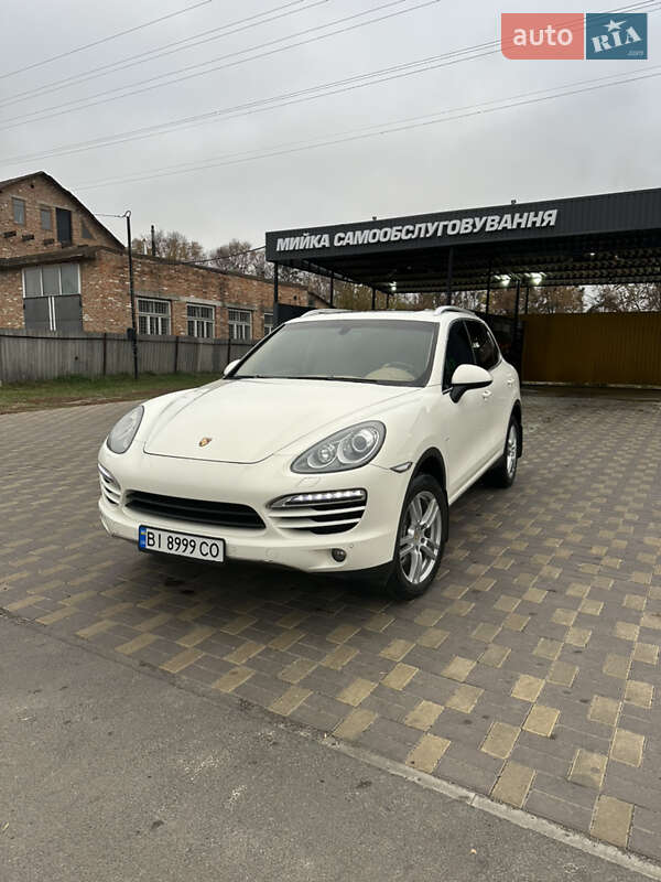 Внедорожник / Кроссовер Porsche Cayenne 2010 в 