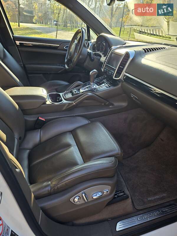 Внедорожник / Кроссовер Porsche Cayenne 2010 в Киеве