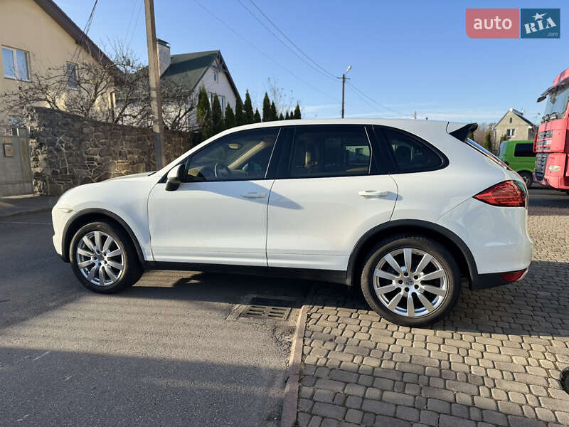 Позашляховик / Кросовер Porsche Cayenne 2013 в Самборі