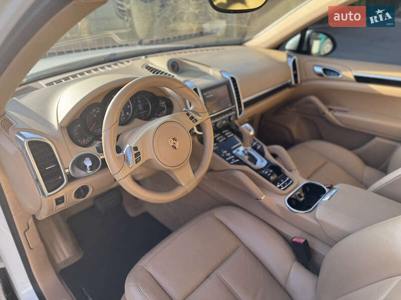 Позашляховик / Кросовер Porsche Cayenne 2013 в Самборі