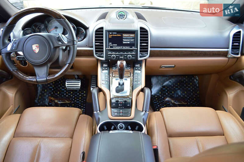 Внедорожник / Кроссовер Porsche Cayenne 2012 в Николаеве