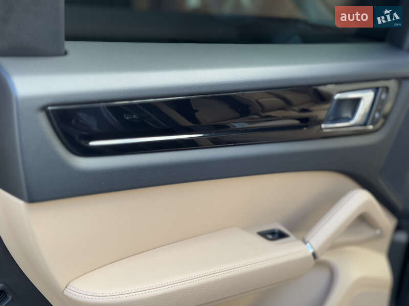 Позашляховик / Кросовер Porsche Cayenne 2021 в Києві