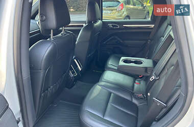 Позашляховик / Кросовер Porsche Cayenne 2012 в 