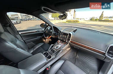 Позашляховик / Кросовер Porsche Cayenne 2012 в 
