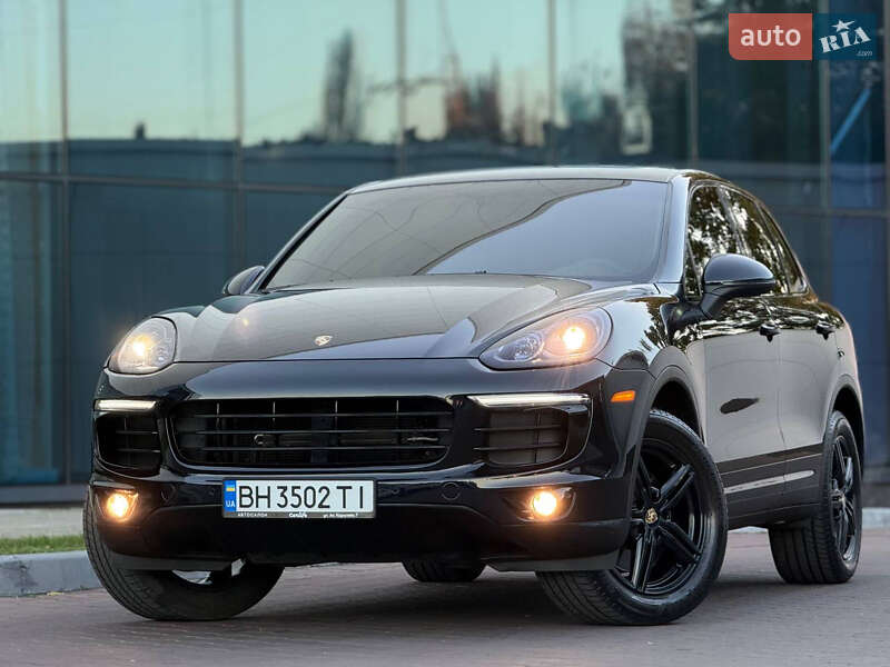 Внедорожник / Кроссовер Porsche Cayenne 2015 в Одессе