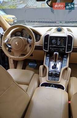 Позашляховик / Кросовер Porsche Cayenne 2013 в 