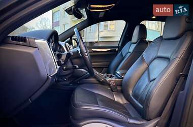 Позашляховик / Кросовер Porsche Cayenne 2014 в 
