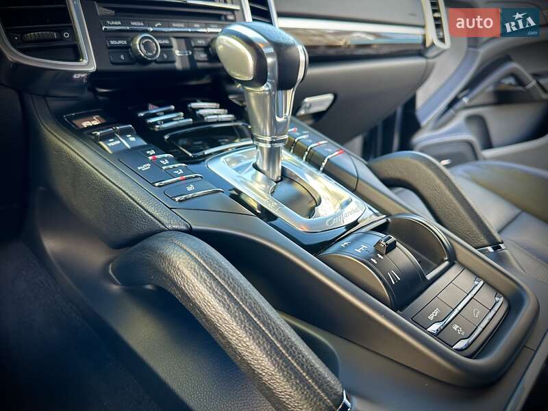 Внедорожник / Кроссовер Porsche Cayenne 2014 в Ивано-Франковске