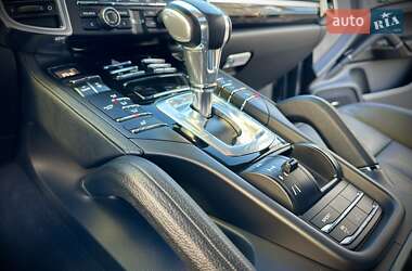 Позашляховик / Кросовер Porsche Cayenne 2014 в 
