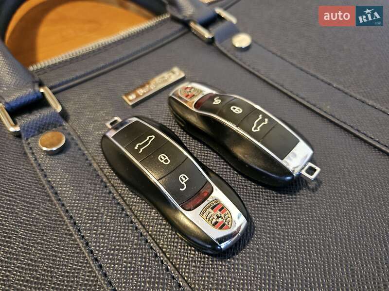 Внедорожник / Кроссовер Porsche Cayenne 2010 в Киеве