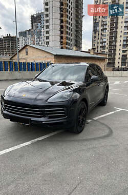 Внедорожник / Кроссовер Porsche Cayenne 2017 в Киеве