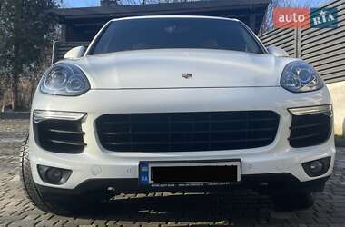 Позашляховик / Кросовер Porsche Cayenne 2015 в Львові