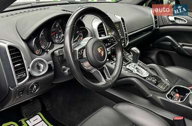 Внедорожник / Кроссовер Porsche Cayenne 2014 в 