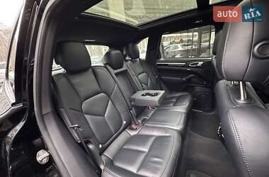 Внедорожник / Кроссовер Porsche Cayenne 2014 в 