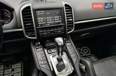 Внедорожник / Кроссовер Porsche Cayenne 2014 в 