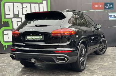 Внедорожник / Кроссовер Porsche Cayenne 2014 в 