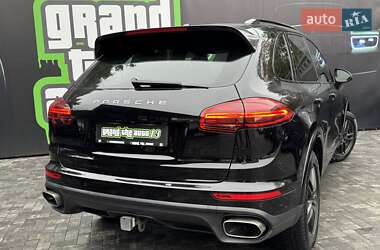 Внедорожник / Кроссовер Porsche Cayenne 2014 в 