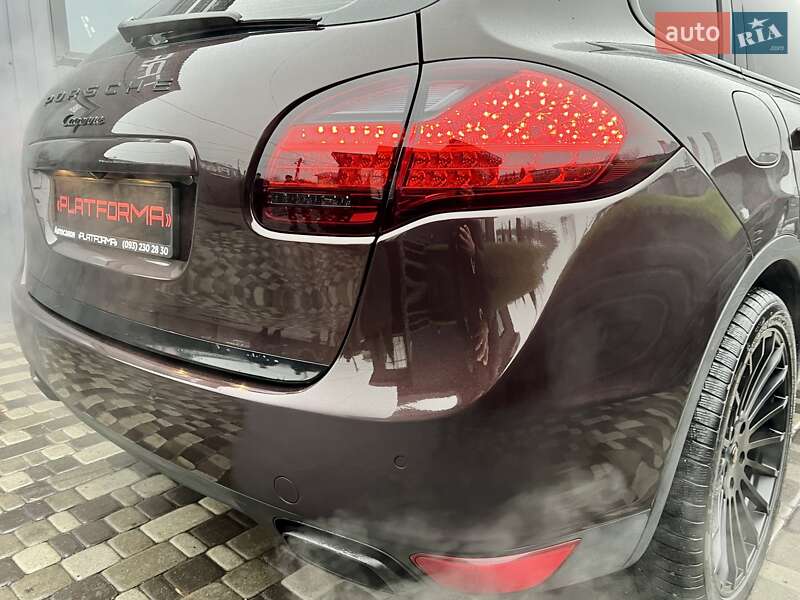 Внедорожник / Кроссовер Porsche Cayenne 2013 в Киеве