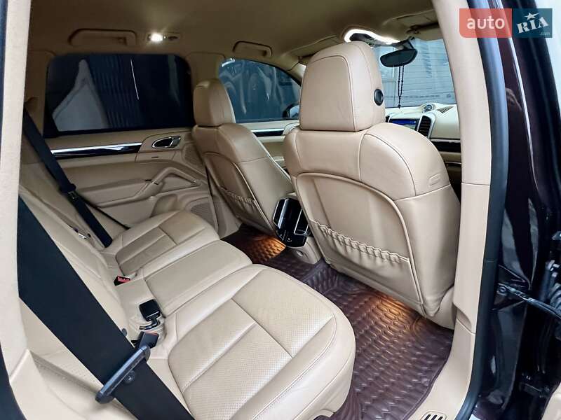 Внедорожник / Кроссовер Porsche Cayenne 2013 в Киеве