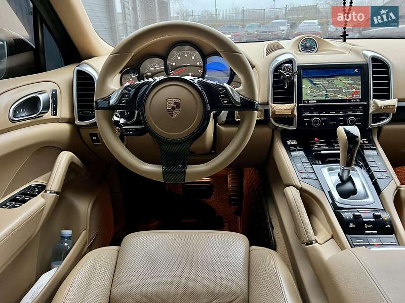 Внедорожник / Кроссовер Porsche Cayenne 2013 в Киеве