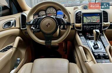 Позашляховик / Кросовер Porsche Cayenne 2013 в 