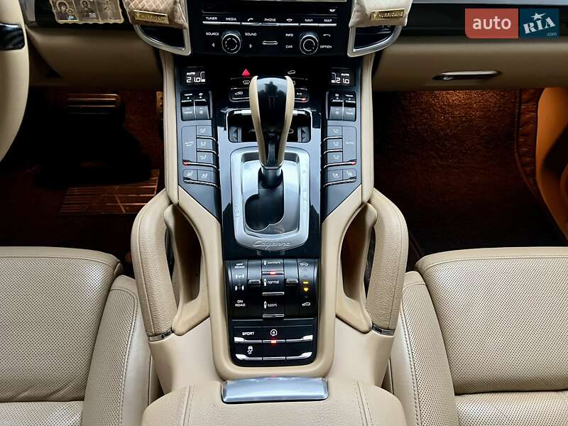 Внедорожник / Кроссовер Porsche Cayenne 2013 в Киеве