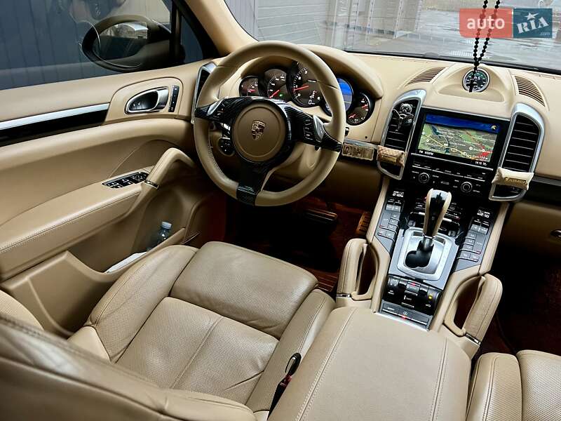 Внедорожник / Кроссовер Porsche Cayenne 2013 в Киеве