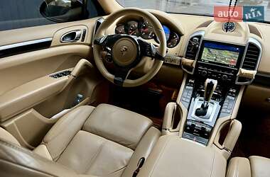 Позашляховик / Кросовер Porsche Cayenne 2013 в 