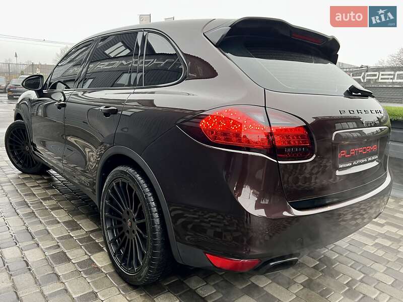 Внедорожник / Кроссовер Porsche Cayenne 2013 в Киеве