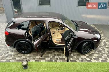 Позашляховик / Кросовер Porsche Cayenne 2013 в 