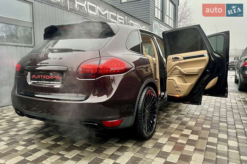 Внедорожник / Кроссовер Porsche Cayenne 2013 в Киеве