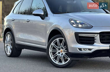 Позашляховик / Кросовер Porsche Cayenne 2016 в Києві