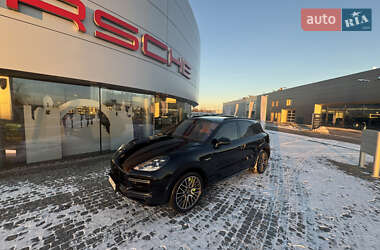 Внедорожник / Кроссовер Porsche Cayenne 2019 в Киеве