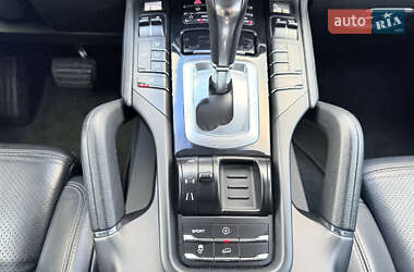 Позашляховик / Кросовер Porsche Cayenne 2011 в 