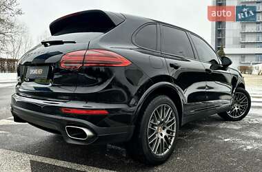 Позашляховик / Кросовер Porsche Cayenne 2016 в Києві