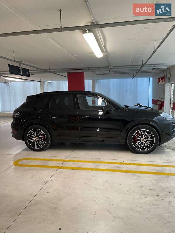 Позашляховик / Кросовер Porsche Cayenne 2023 в Києві
