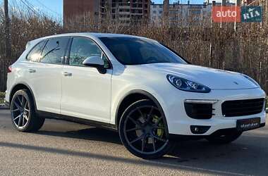 Позашляховик / Кросовер Porsche Cayenne 2015 в Миколаєві