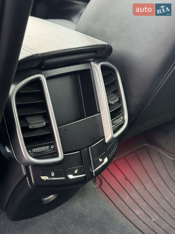 Внедорожник / Кроссовер Porsche Cayenne 2016 в Киеве