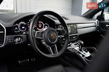 Внедорожник / Кроссовер Porsche Cayenne 2022 в 