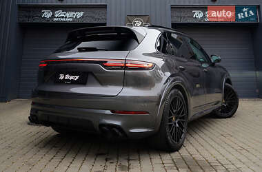 Внедорожник / Кроссовер Porsche Cayenne 2022 в 