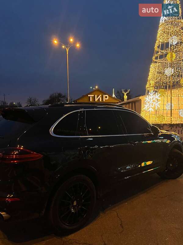 Позашляховик / Кросовер Porsche Cayenne 2015 в Києві