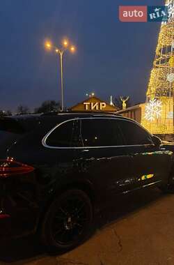 Позашляховик / Кросовер Porsche Cayenne 2015 в 