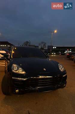 Позашляховик / Кросовер Porsche Cayenne 2015 в 