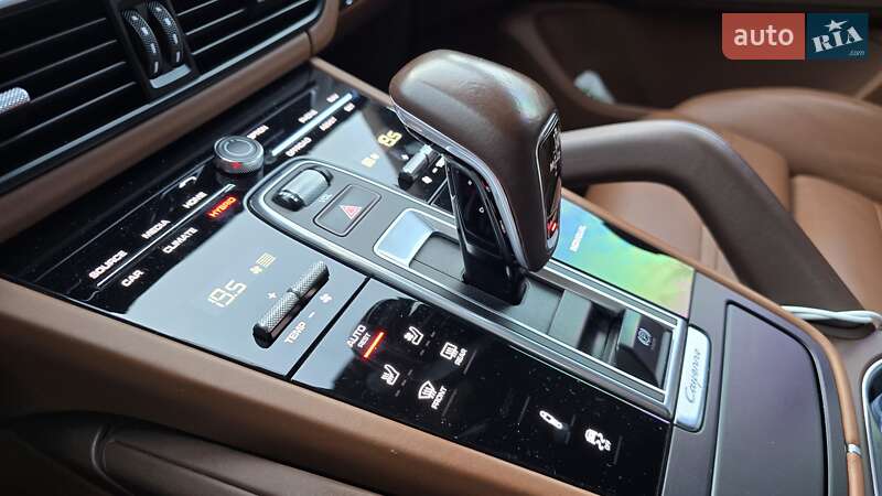 Внедорожник / Кроссовер Porsche Cayenne 2019 в Хмельницком