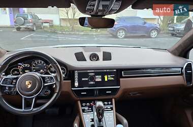 Внедорожник / Кроссовер Porsche Cayenne 2019 в 