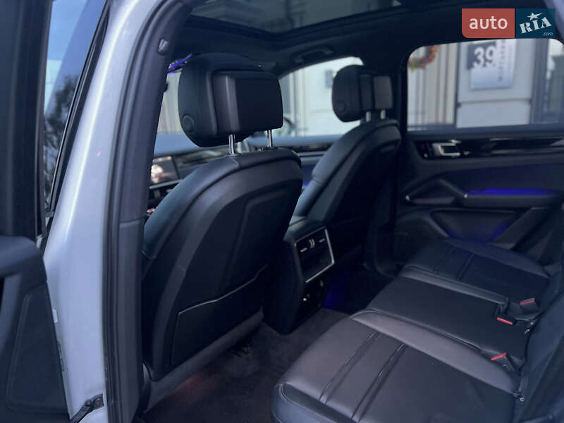 Позашляховик / Кросовер Porsche Cayenne 2018 в Одесі
