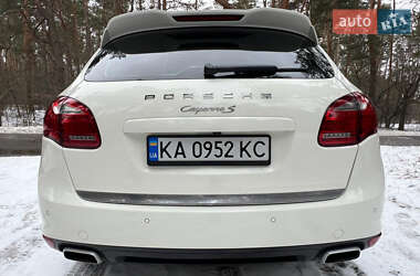 Внедорожник / Кроссовер Porsche Cayenne 2011 в Киеве